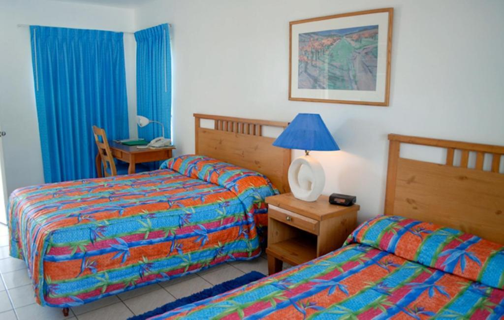 Anchorage Inn Dickenson Bay Екстериор снимка