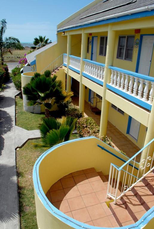Anchorage Inn Dickenson Bay Екстериор снимка