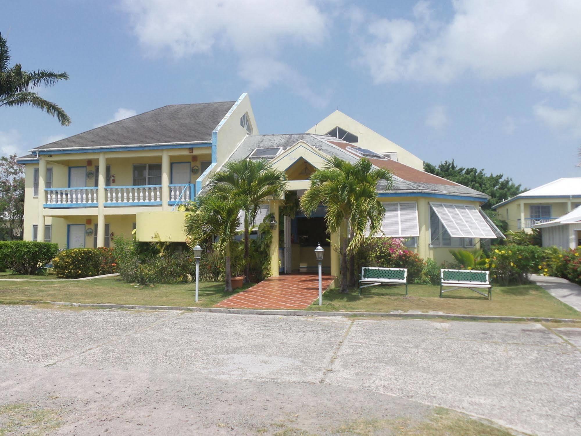 Anchorage Inn Dickenson Bay Екстериор снимка
