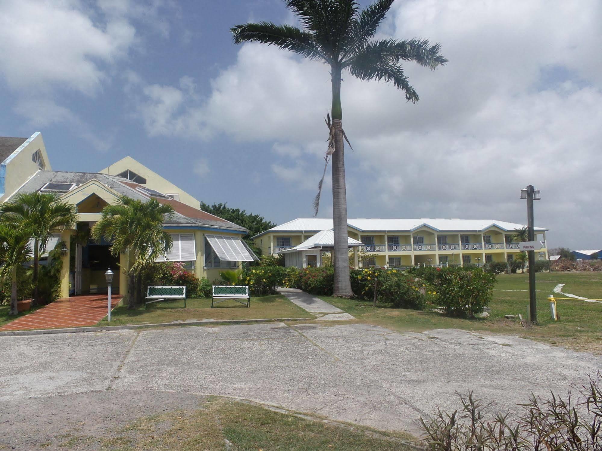 Anchorage Inn Dickenson Bay Екстериор снимка