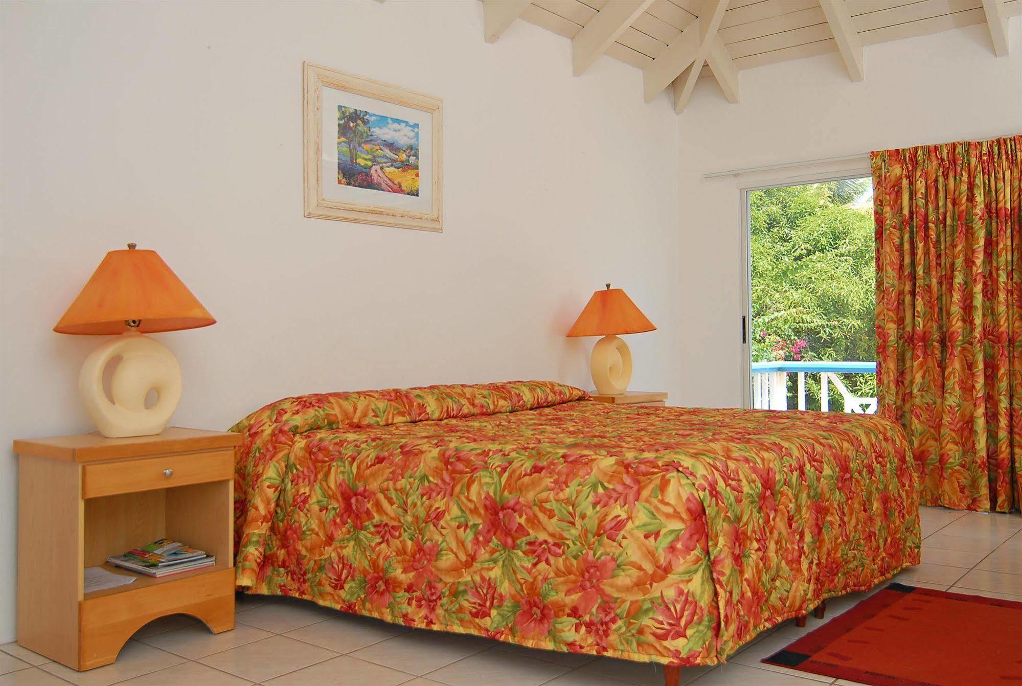 Anchorage Inn Dickenson Bay Екстериор снимка
