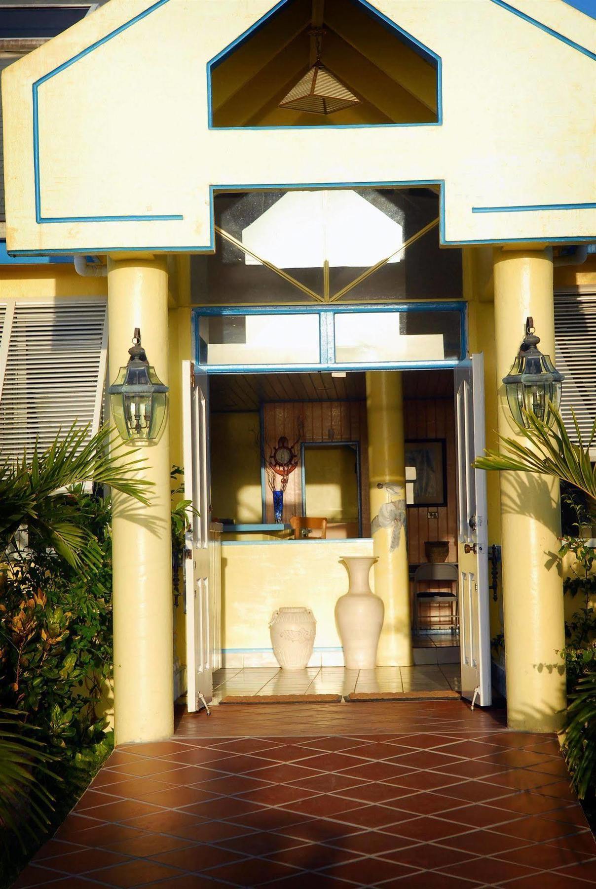 Anchorage Inn Dickenson Bay Екстериор снимка