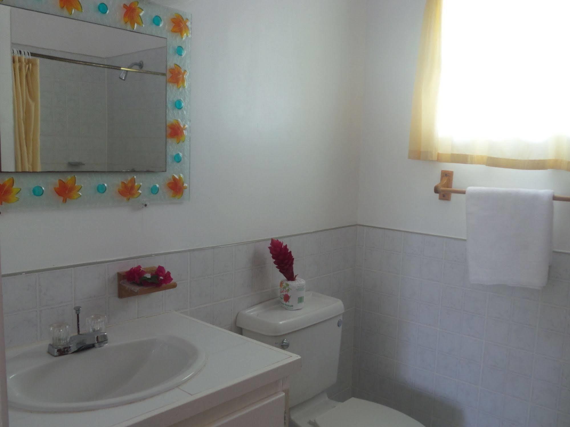 Anchorage Inn Dickenson Bay Екстериор снимка